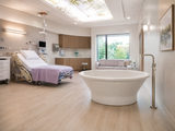 Dahlia™ Freestanding Acrylic Birth Pool